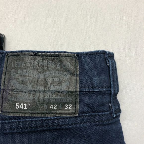 Levi's 541 Men Blue Denim Jeans Size 42X32 Athletic Taper  M096 -3 - Picture 11 of 16